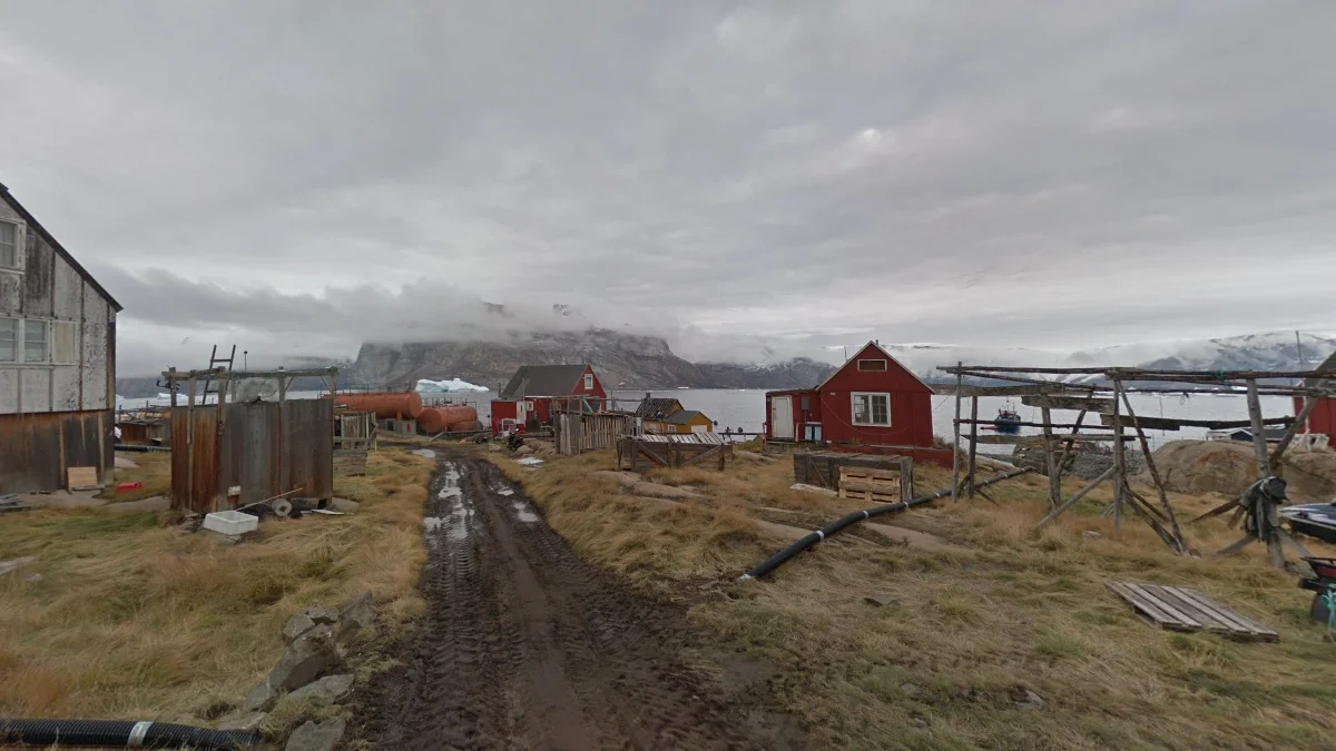 薩圖特北部雲霧繚繞山脈