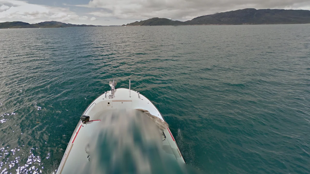 納爾薩克卡科爾托克之間銀扶手船