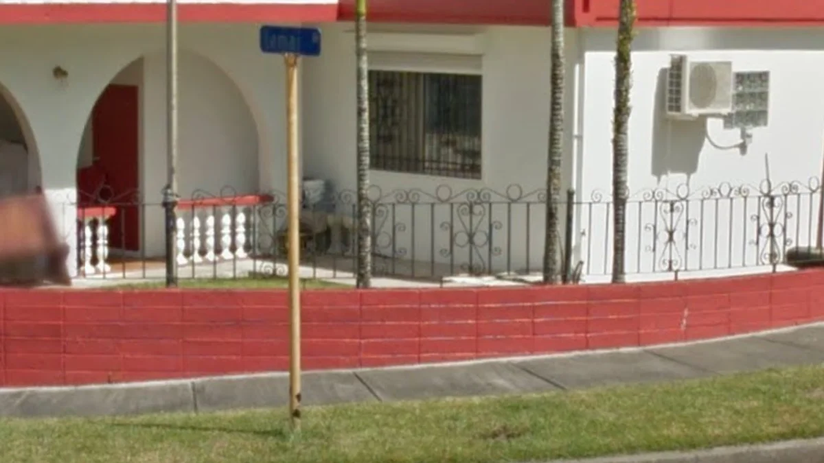 阿普拉觀景鎮黃色路標