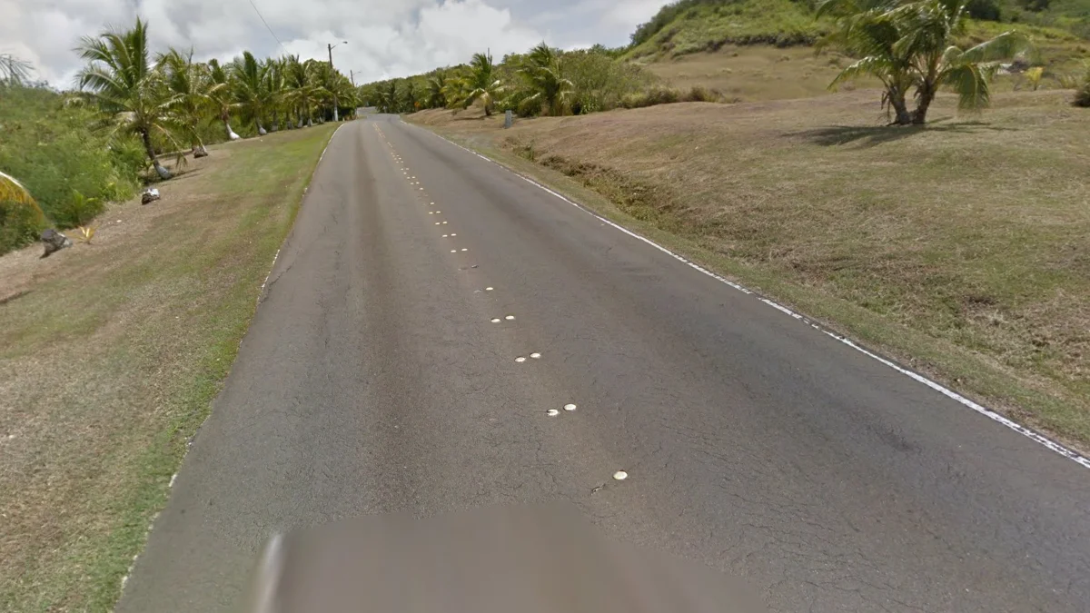 大量道路反光板