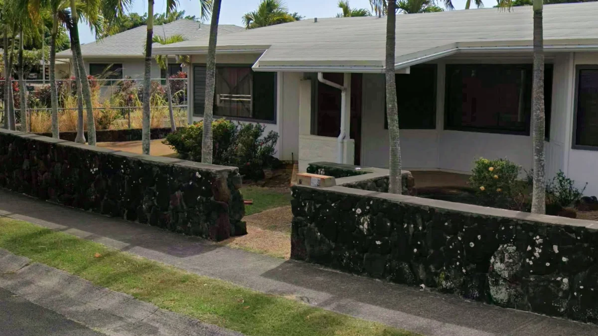 火山岩擋土牆房屋