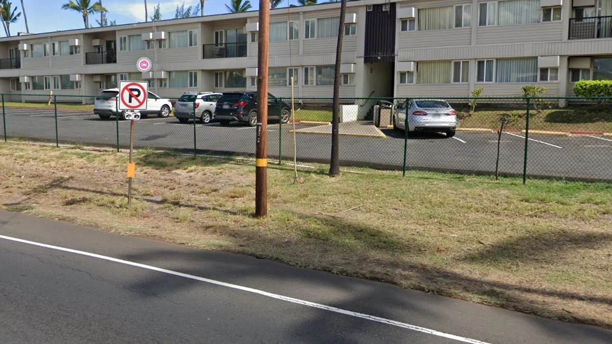 電線桿上的黃色條帶