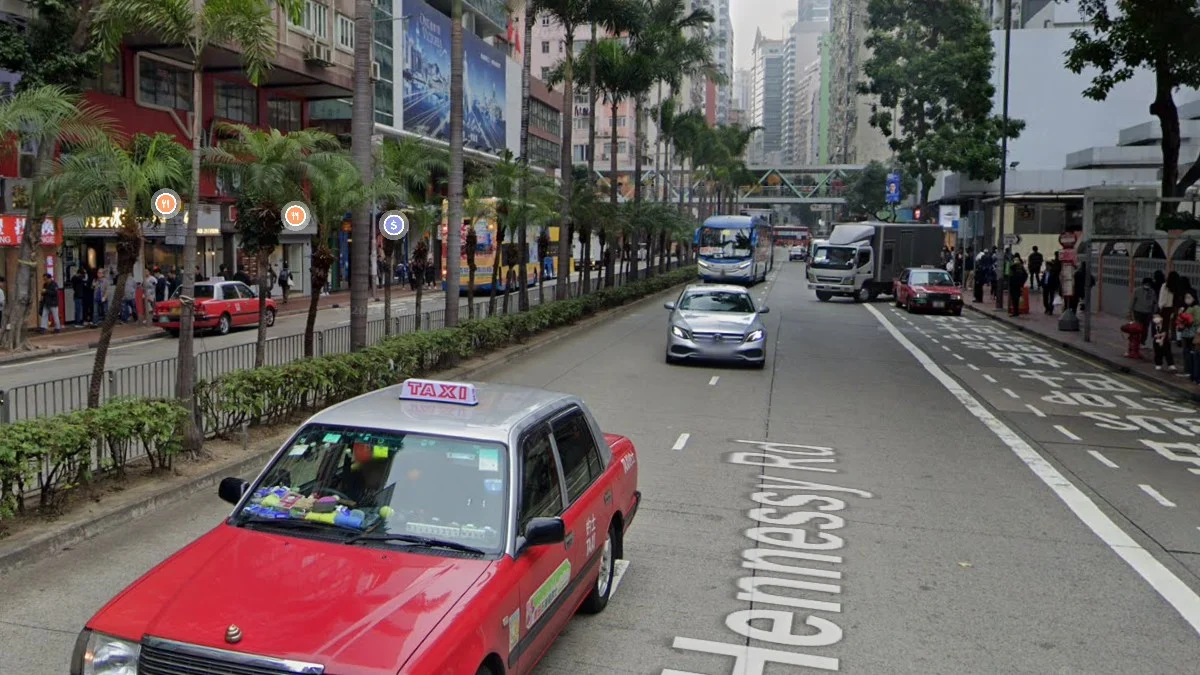 香港雙層巴士與小巴