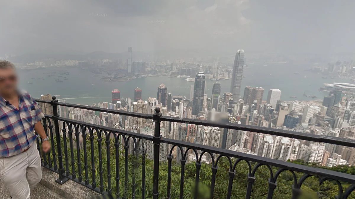 盧吉道黑色護欄與天際線