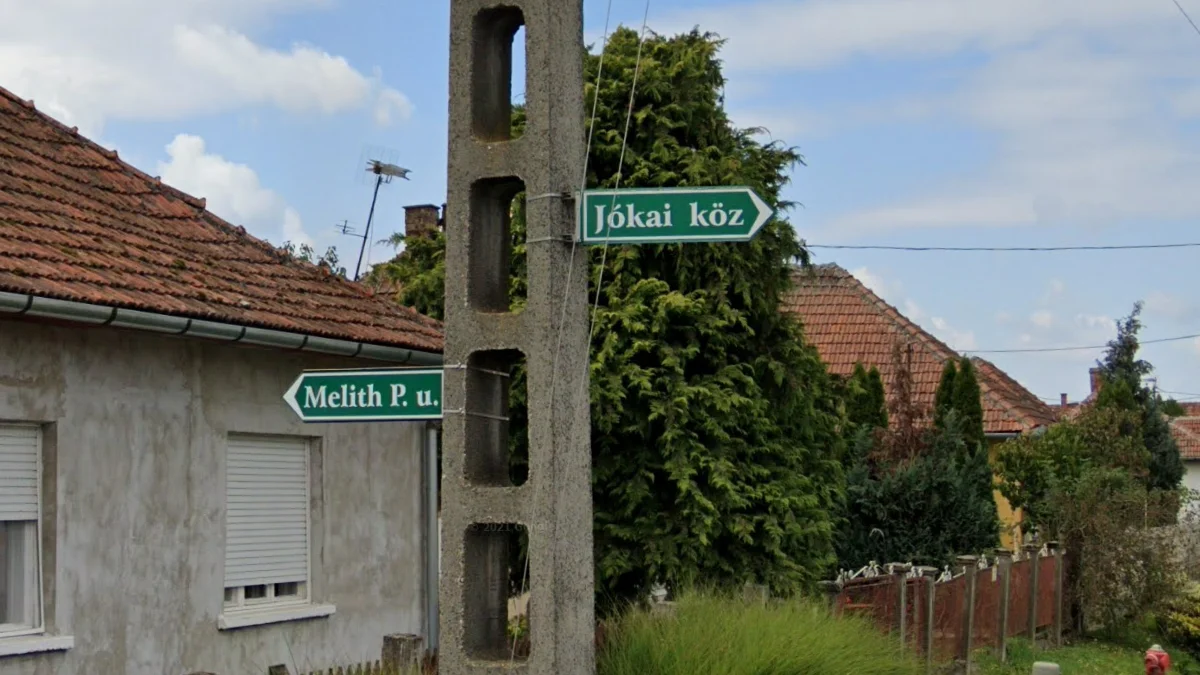 薩博爾奇縣箭頭路牌