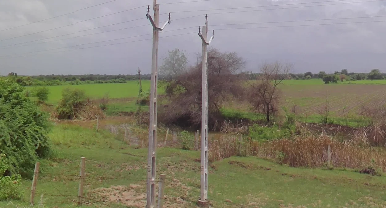 古吉拉特邦帶孔水泥桿