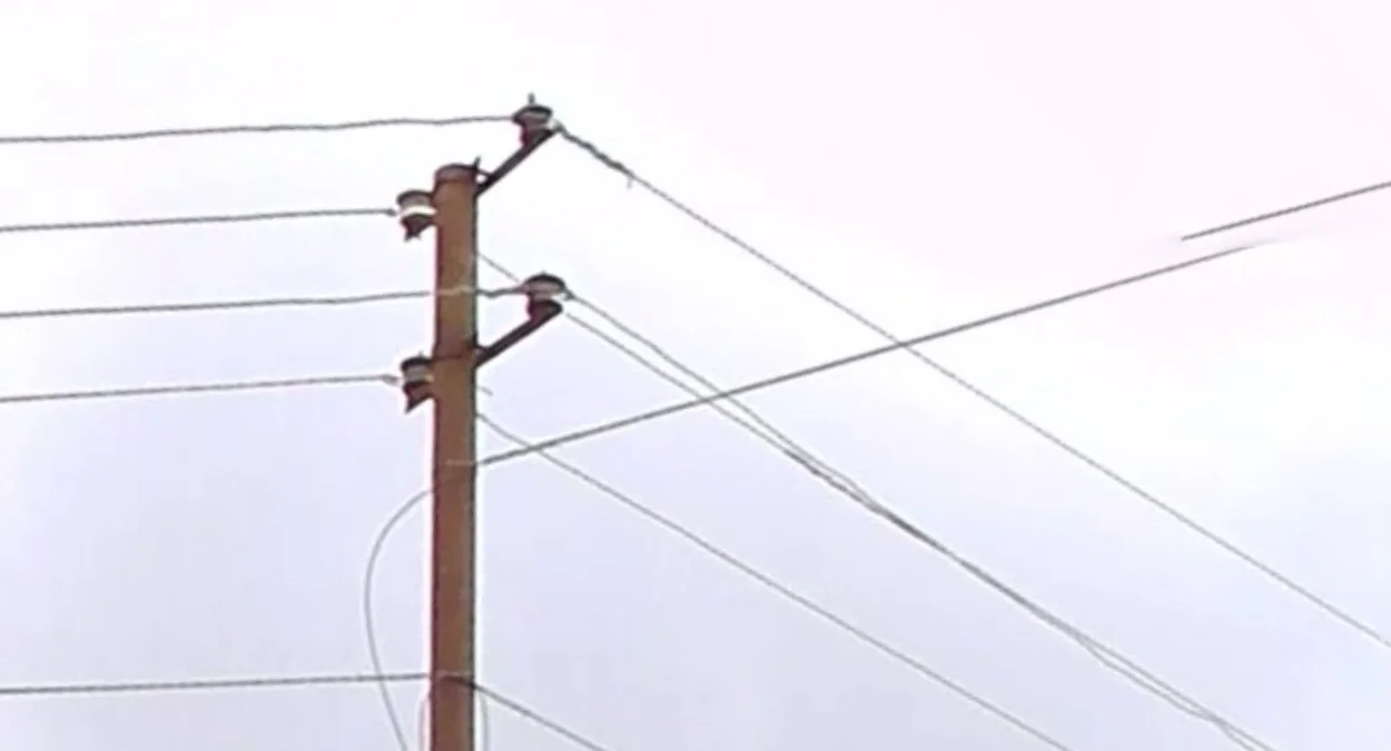 東北部雙橫桿電線桿