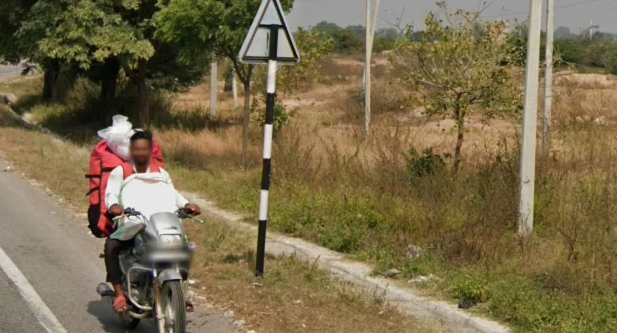 印度黑白條紋指示牌