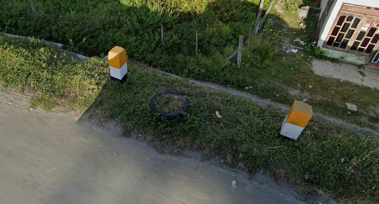 中蘇拉威西黑白黃路樁