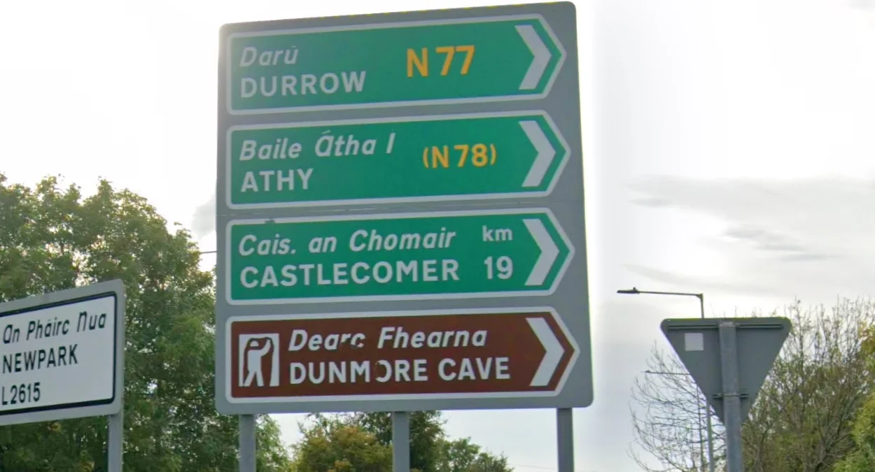 愛爾蘭語斜體雙語標誌