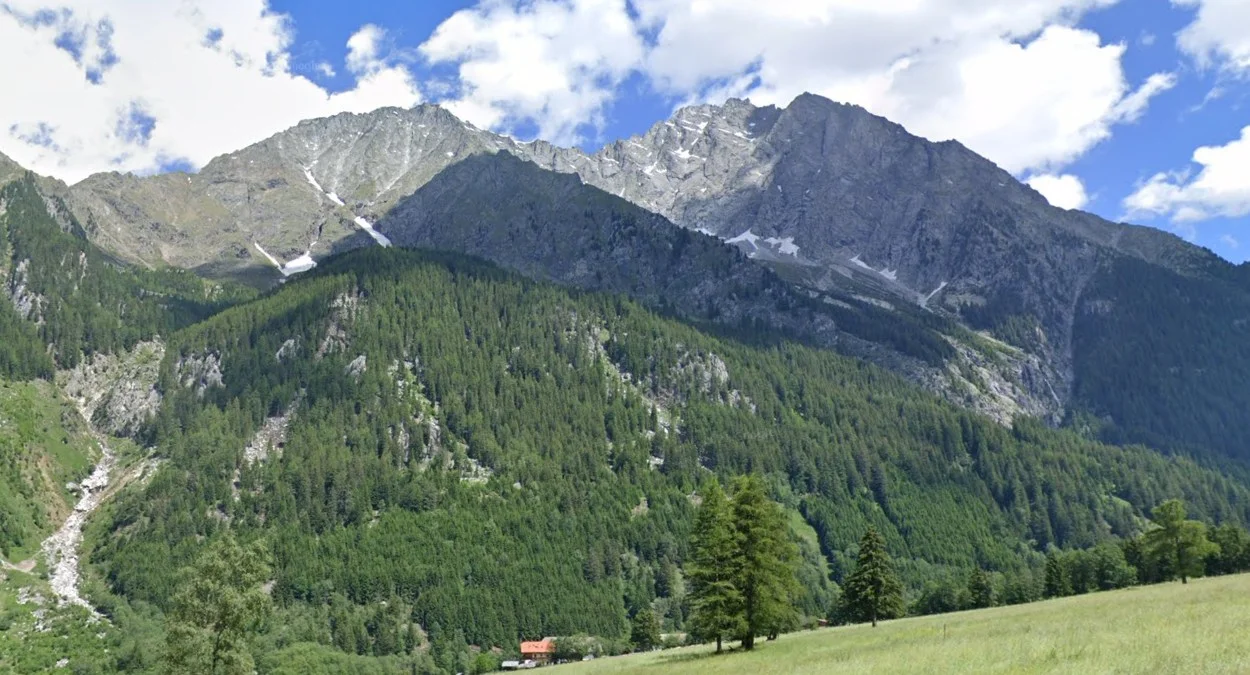 北部阿爾卑斯山脈與深谷