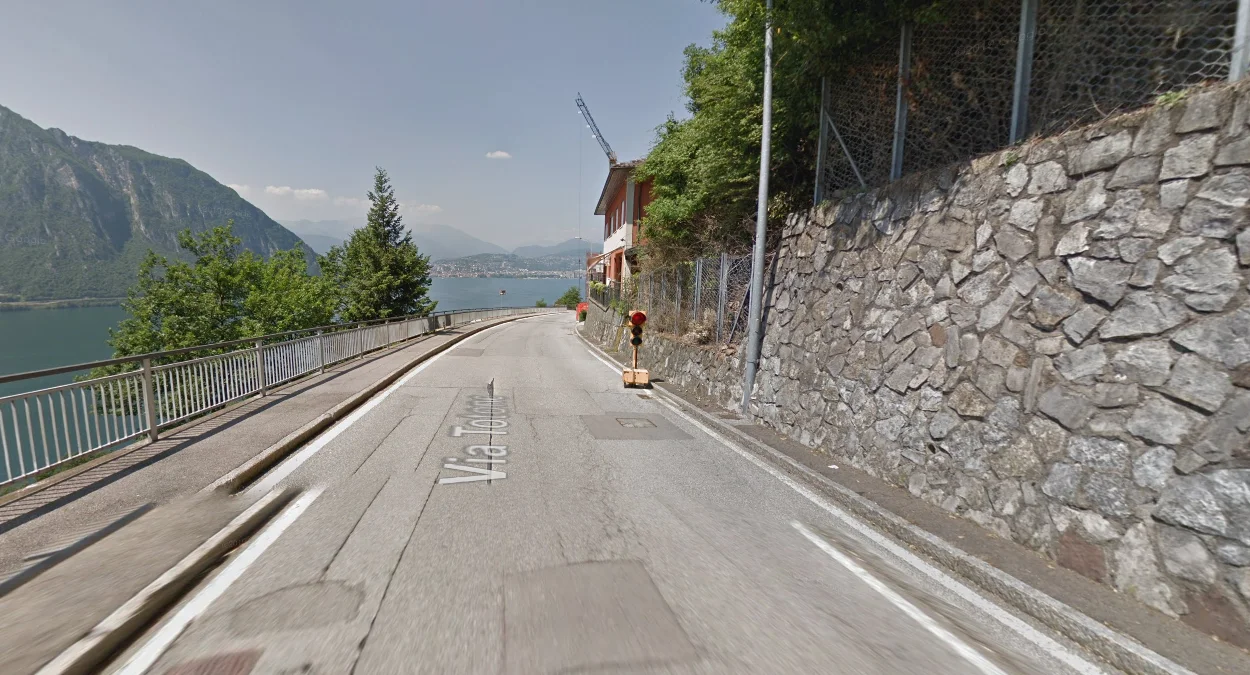 坎皮奧內飛地低攝像頭與天線