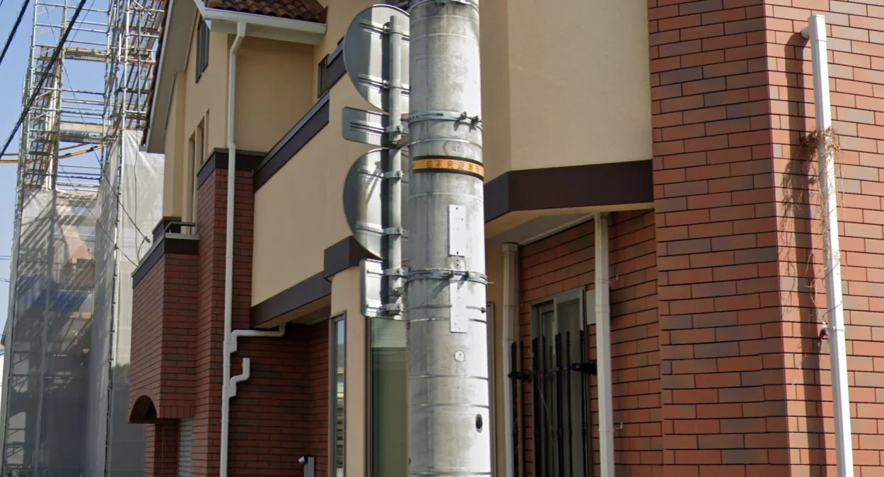 四國電桿橙黑條紋