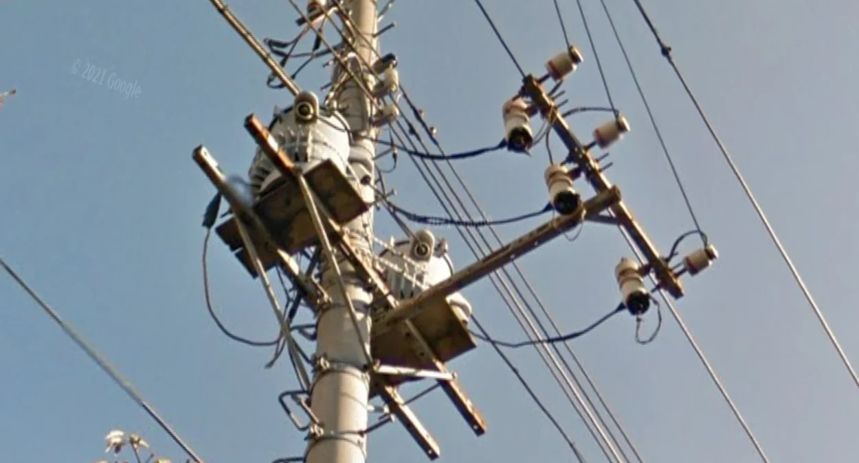 關東電桿木製銘牌與T形橫桿