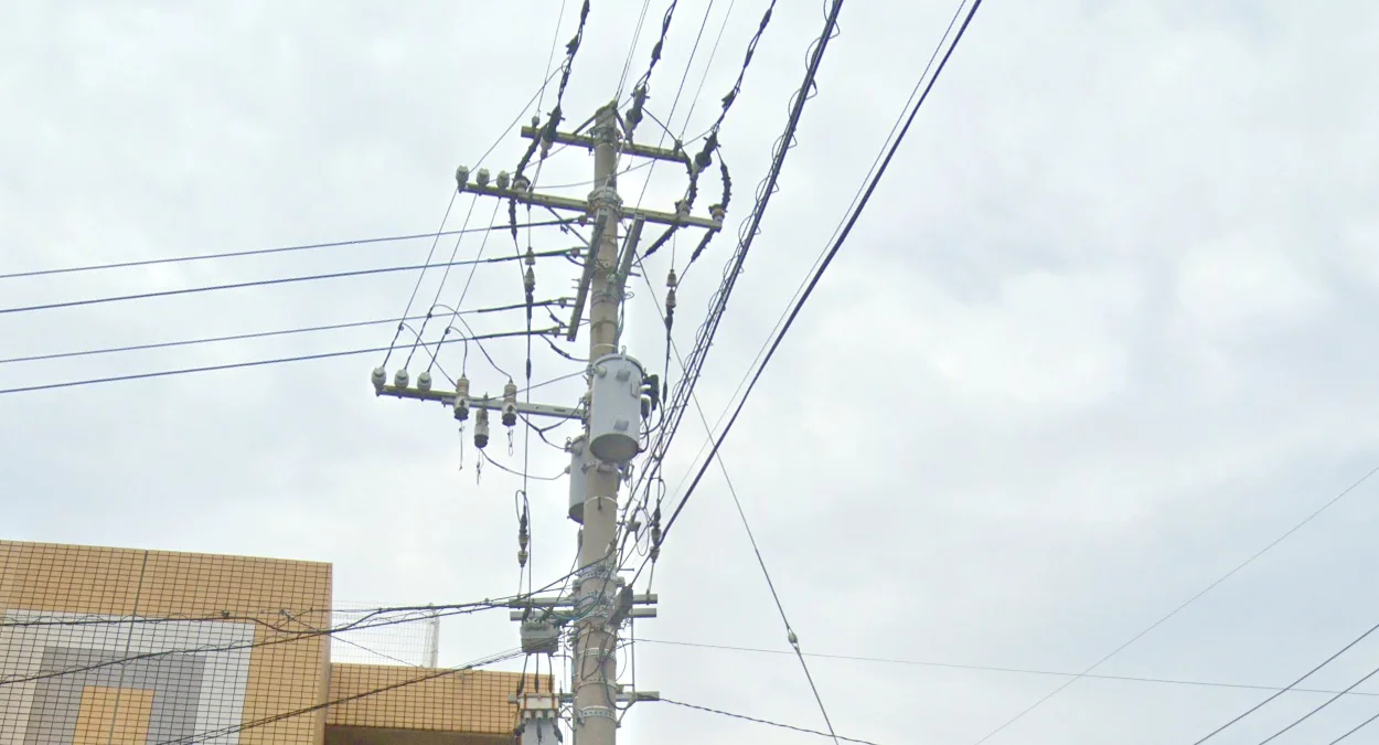 九州電桿直橫桿與180度變壓器