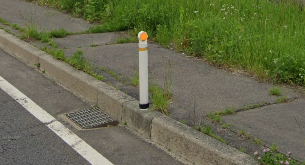 東北厚白八邊形反射器護柱