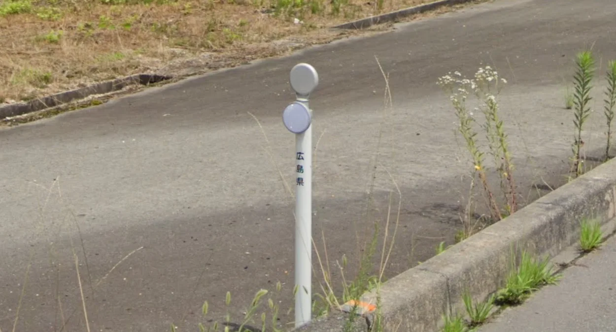 頂部圓形反射器白色護柱