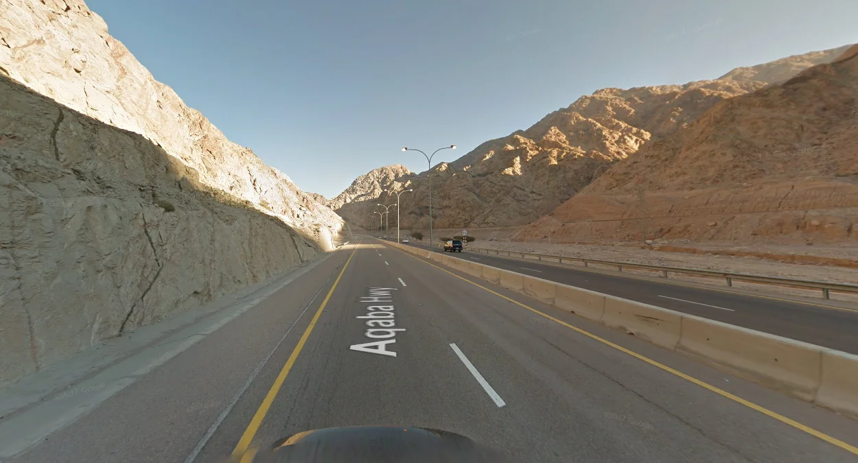 80號公路山谷道路