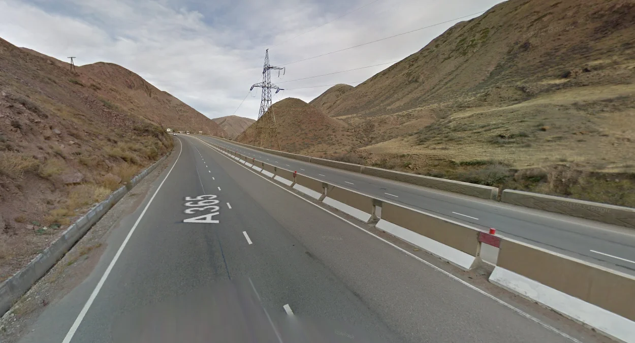 混凝土護欄分隔帶