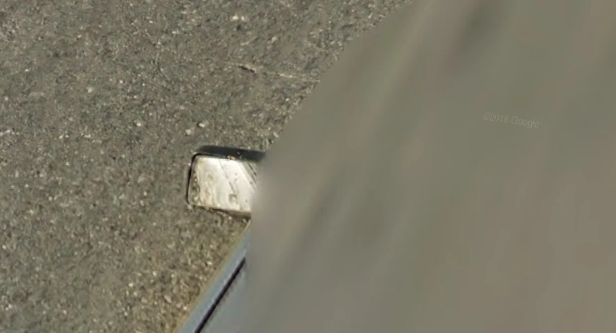 後視鏡：賈拉拉巴德以西的污垢