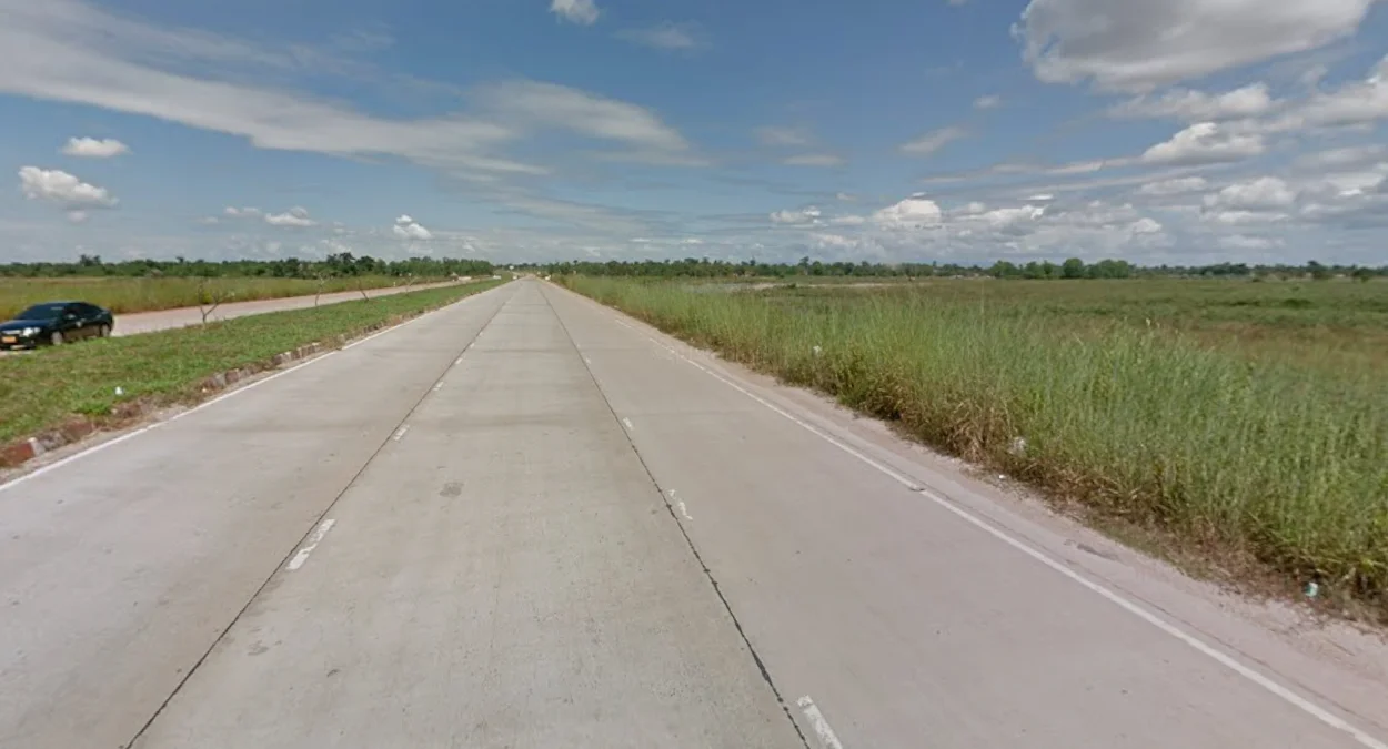 永珍以東的混凝土塊道路