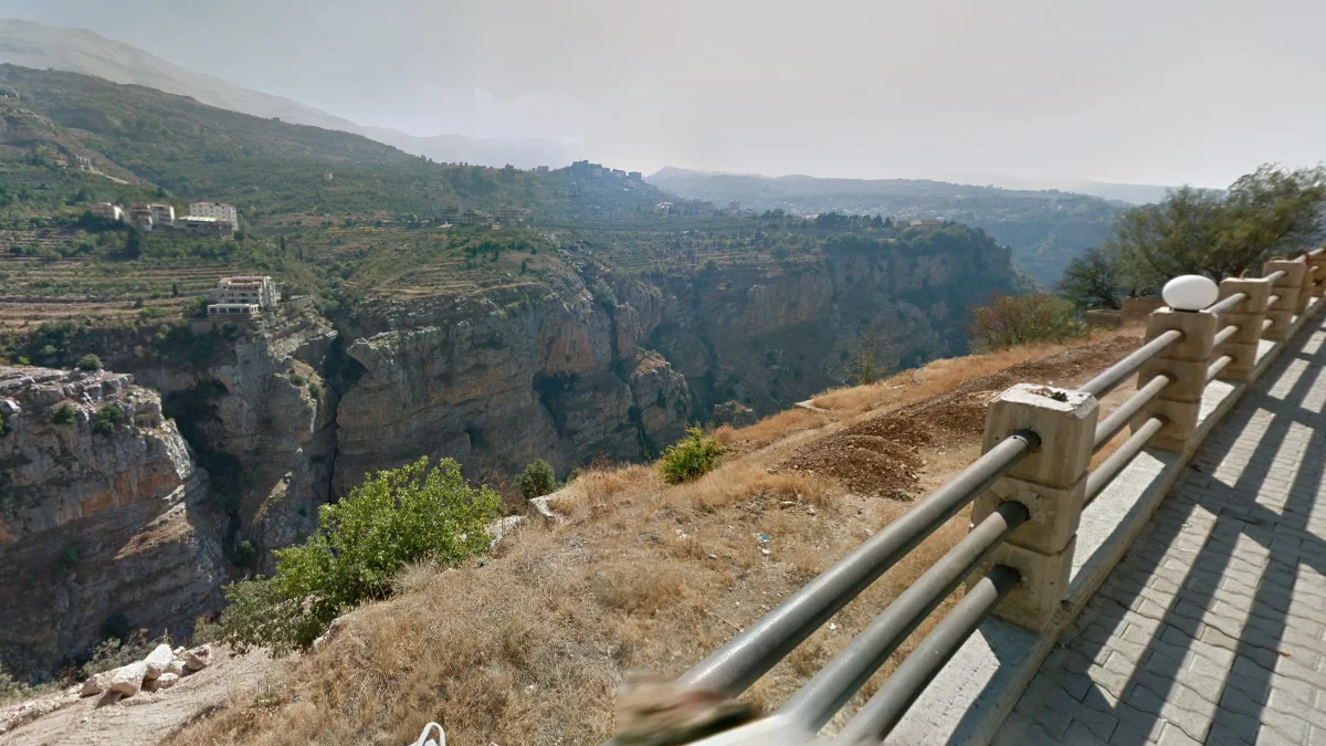 Bsharri附近大峽谷