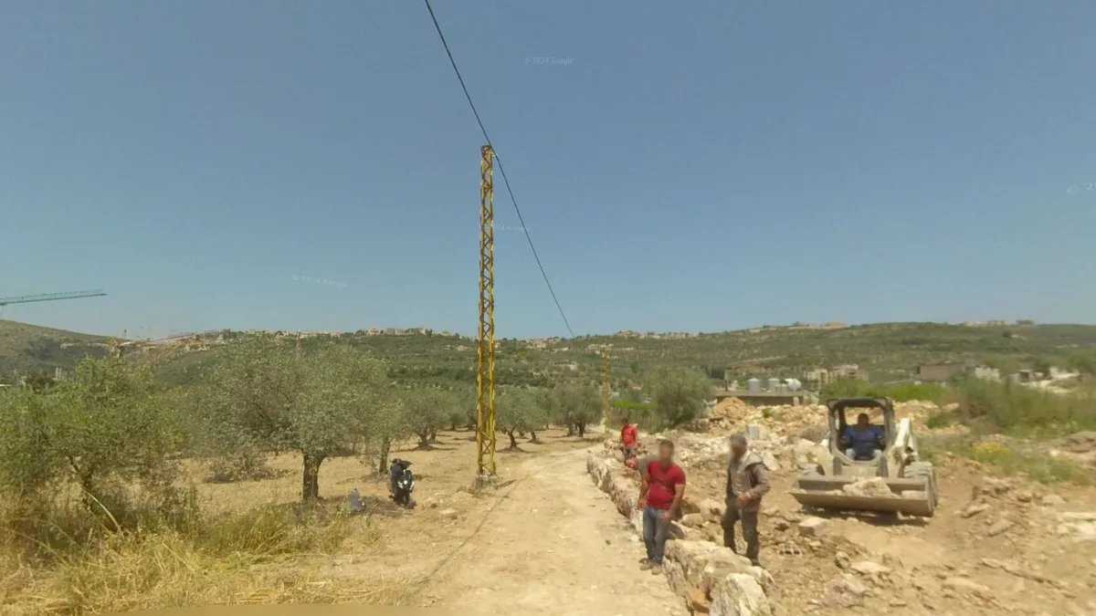 金屬網狀電線桿