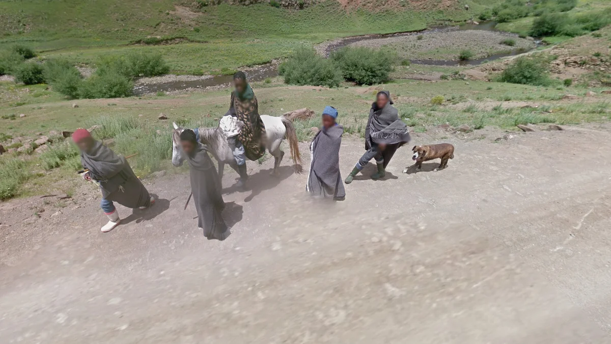 傳統服飾與毛毯