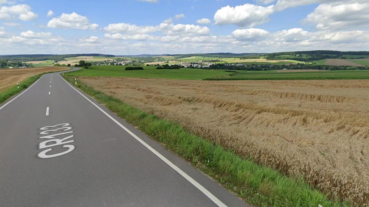 綠色起伏丘陵景觀