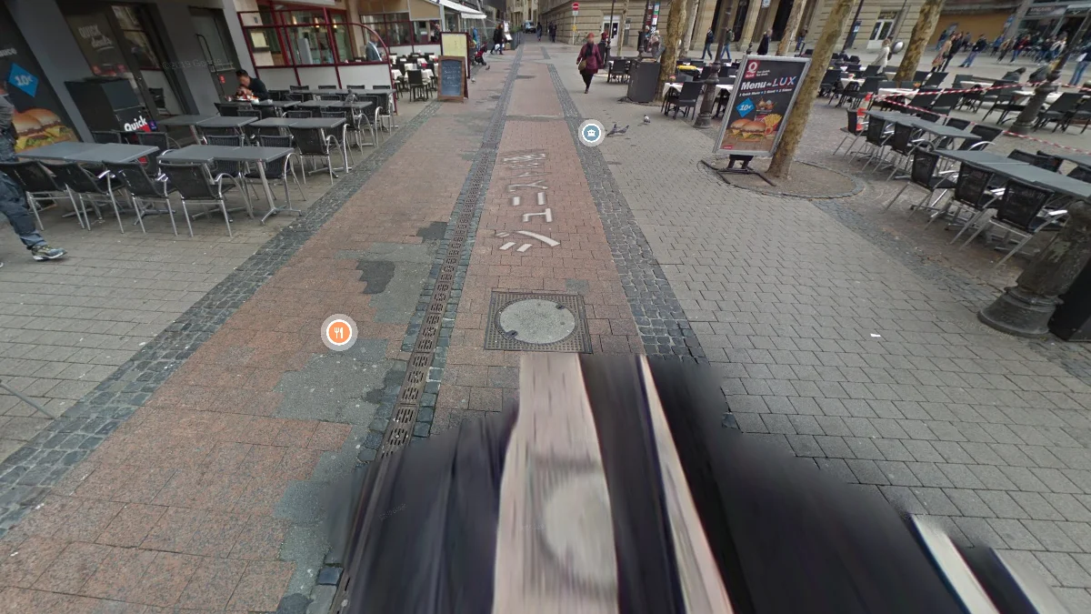 盧森堡市區三代徒步車