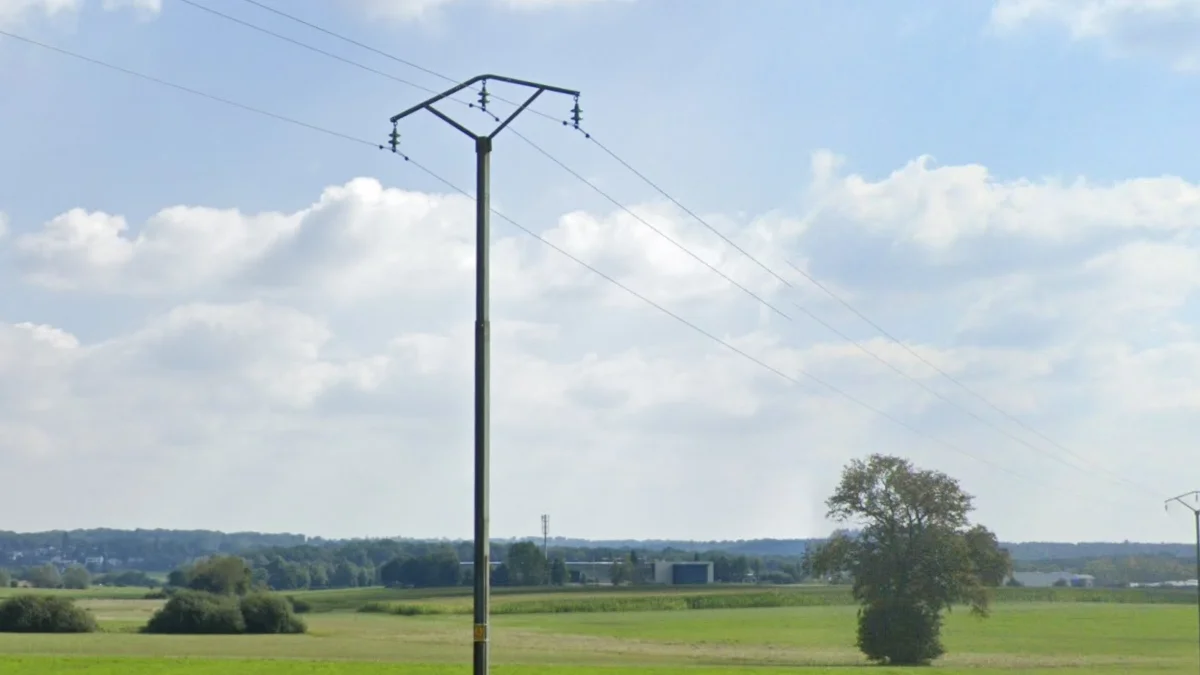 倒三叉戟形電線桿頂