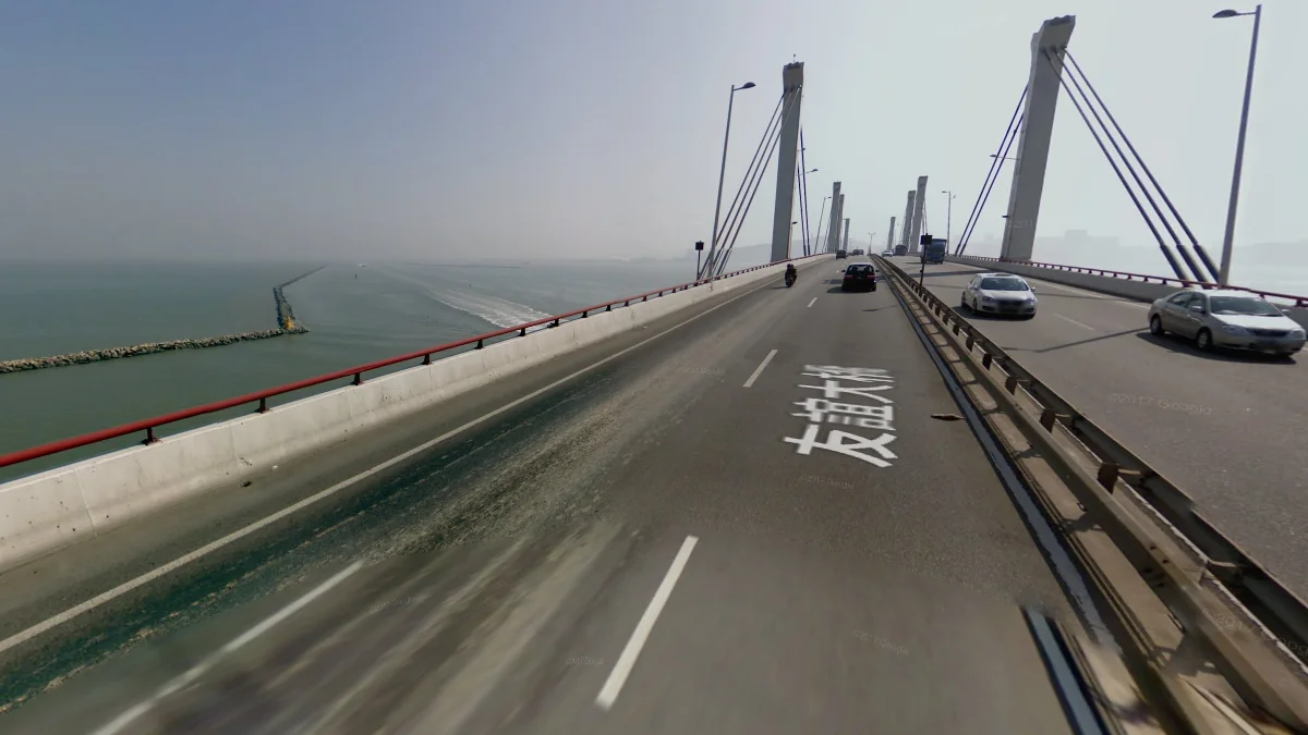 友誼大橋紅色護欄