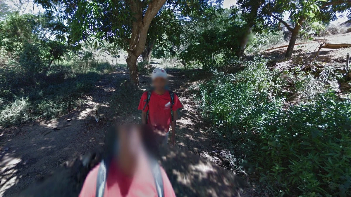 Sambirano河不同徒步者