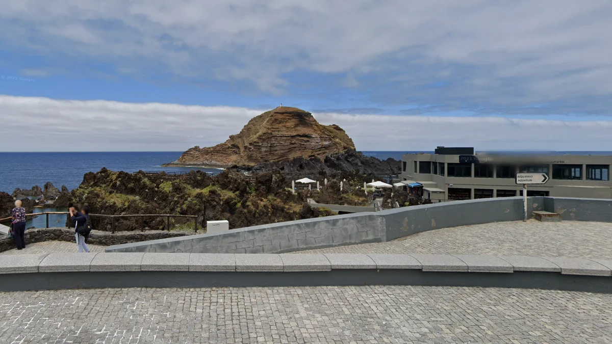 Porto Moniz尖銳岩層