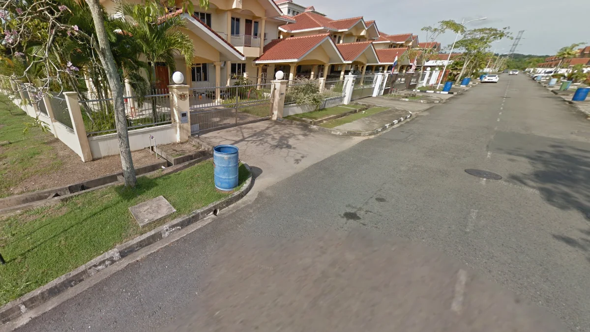 納閩藍色圓柱容器