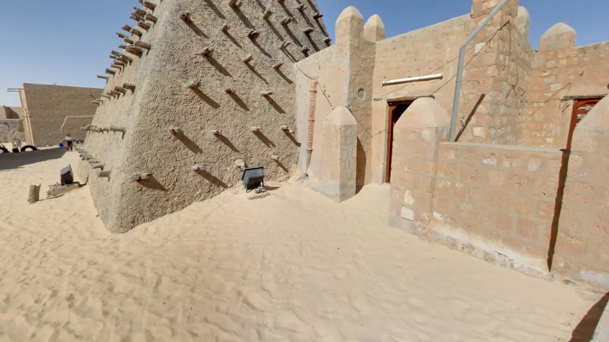 桑科雷清真寺周圍的沙質地面