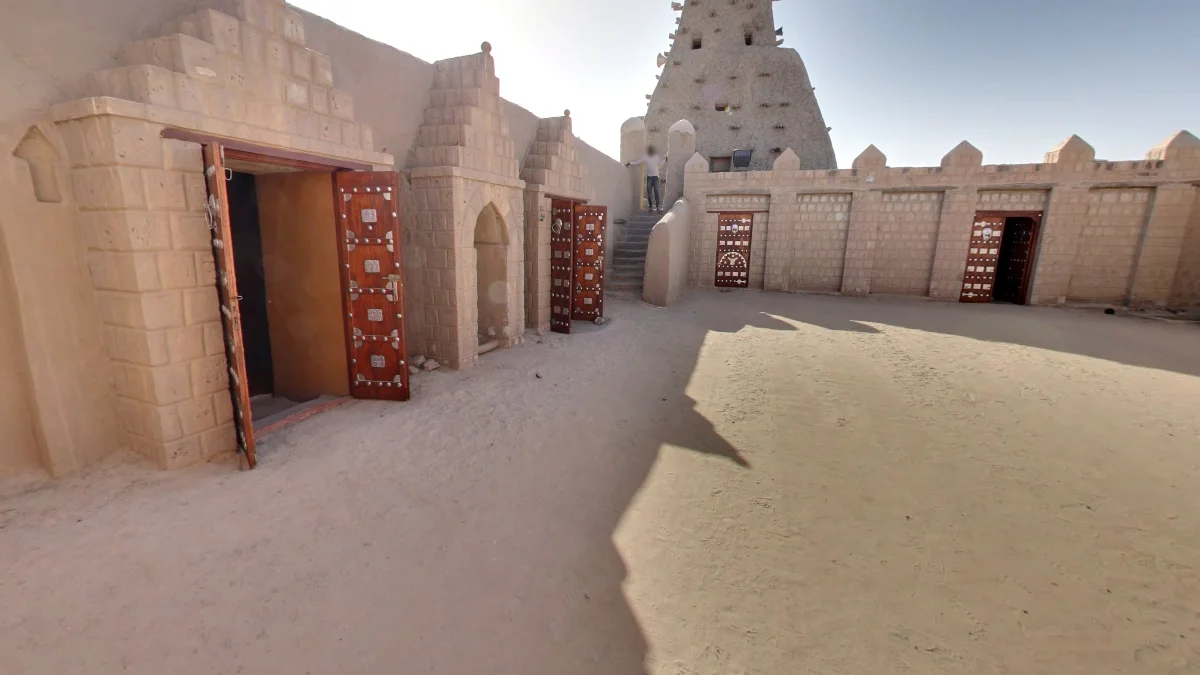 桑科雷清真寺華麗的木門