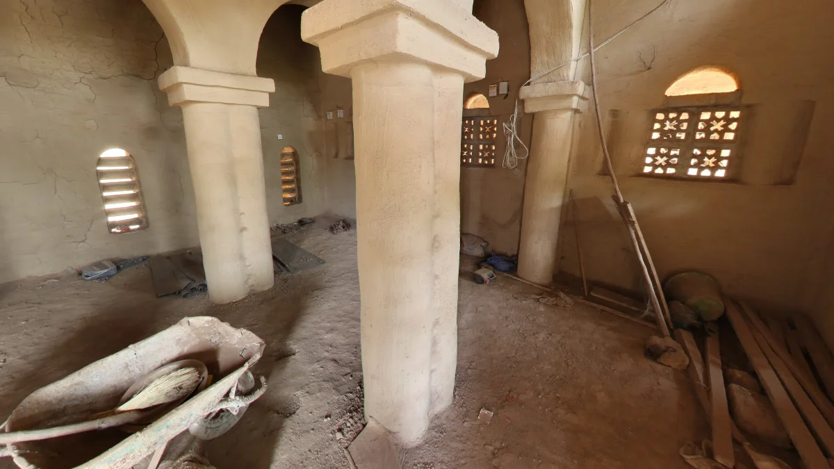 尼奧諾清真寺的歐式柱子