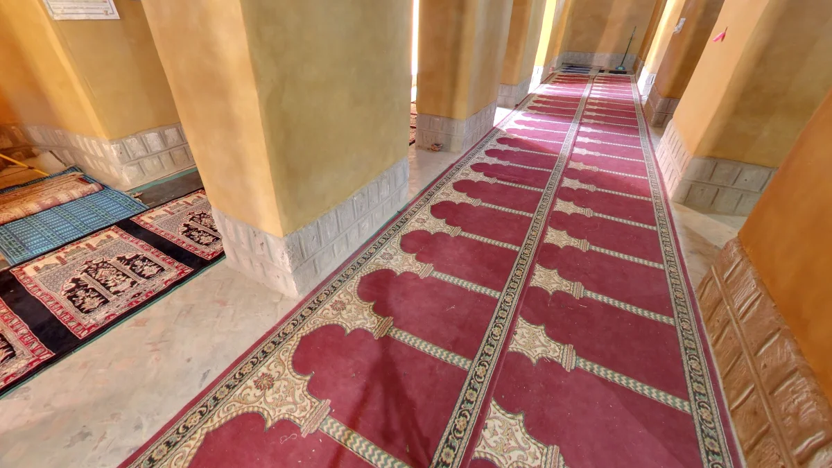 西迪葉海亞清真寺未粉刷磚牆