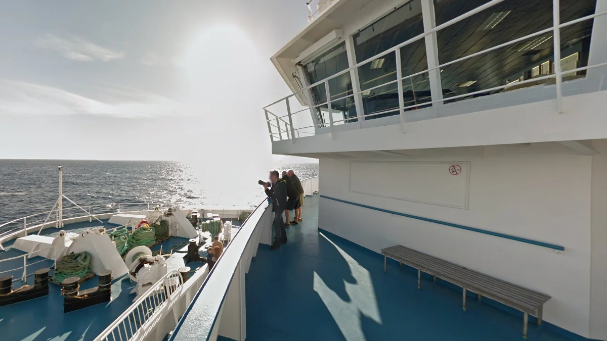 馬爾他島嶼間的藍白船隻