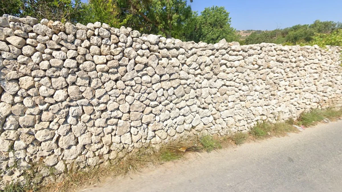 馬爾他普遍的石灰岩石牆