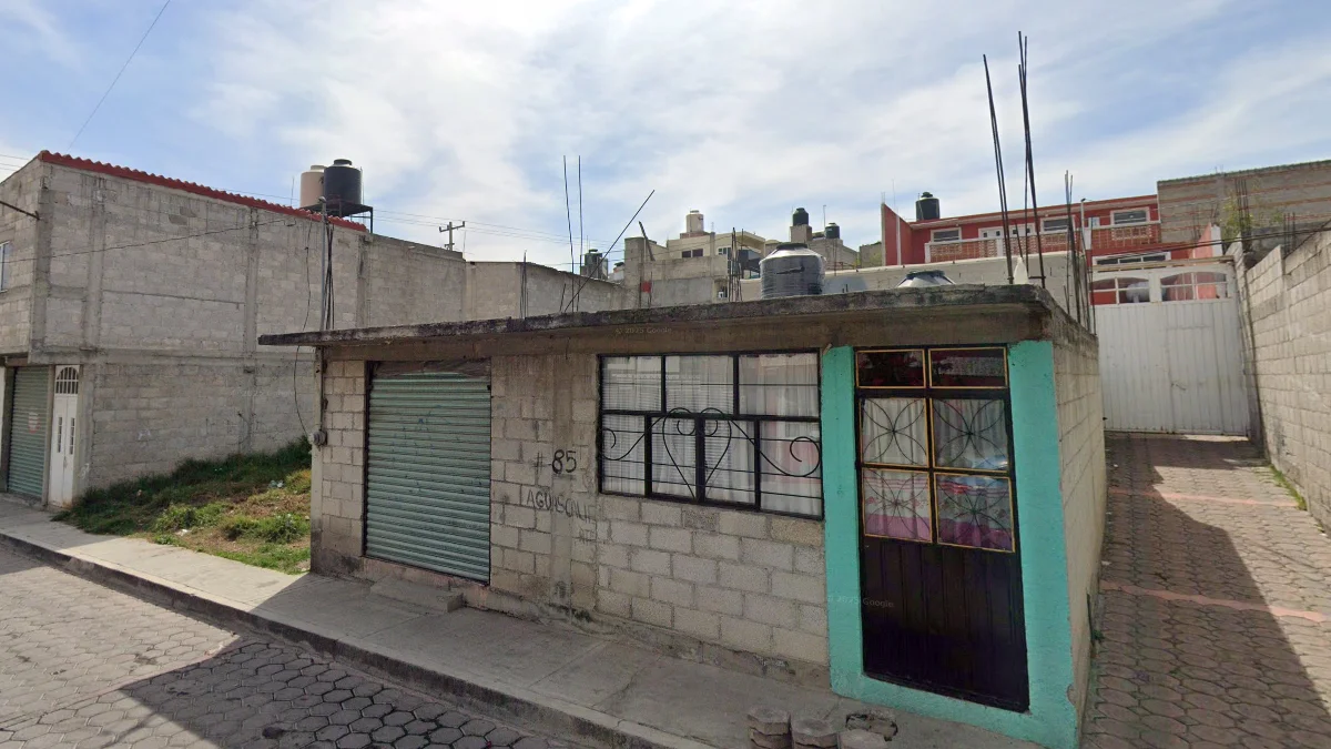 墨西哥城周圍的白色混凝土建築