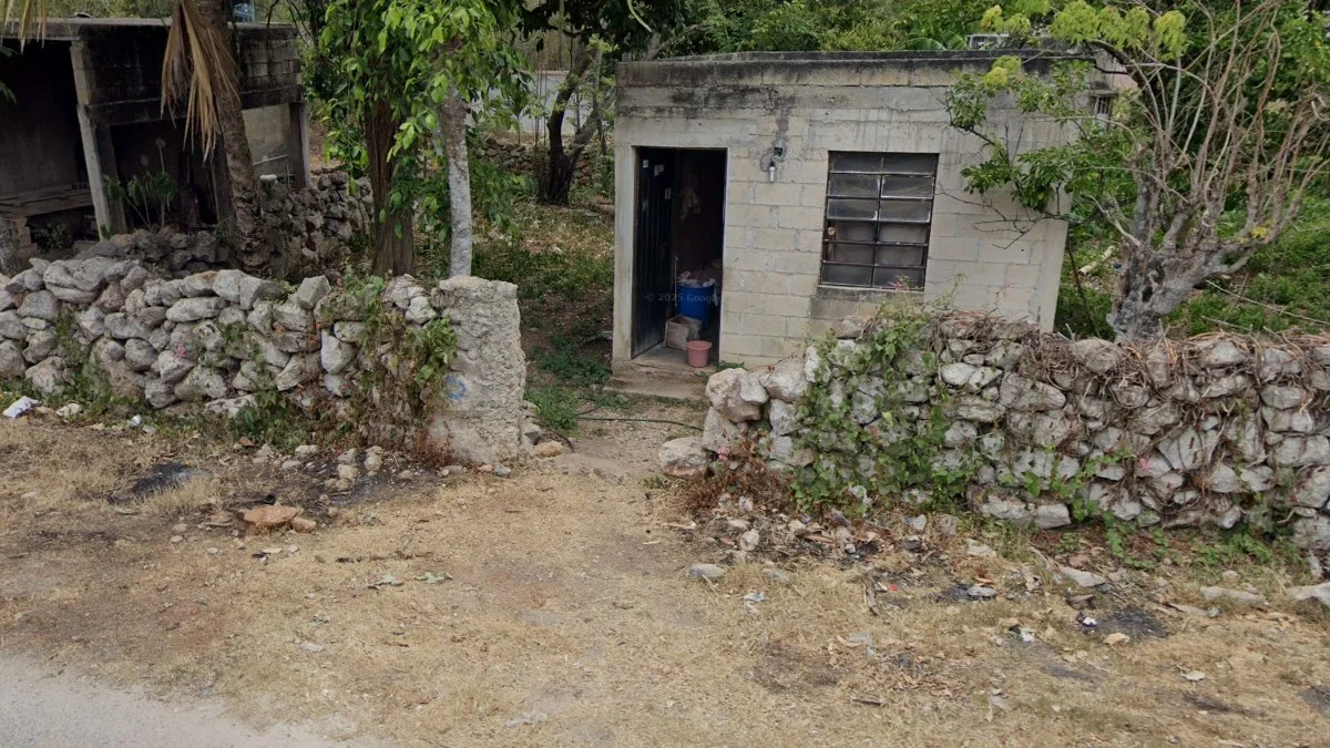 尤卡坦半島淺色岩石牆