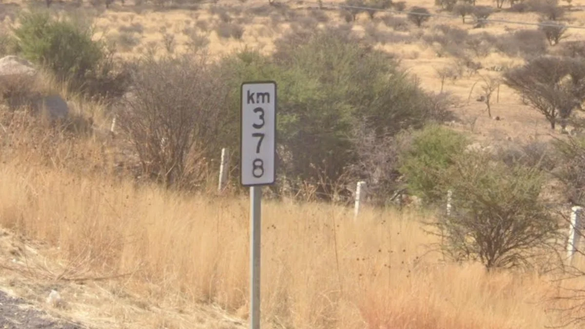 墨西哥白色公里標誌