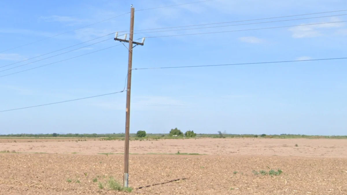錫那羅亞州降低橫桿的木質電線桿