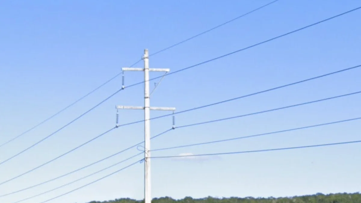 尤卡坦半島懸掛絕緣子電線桿