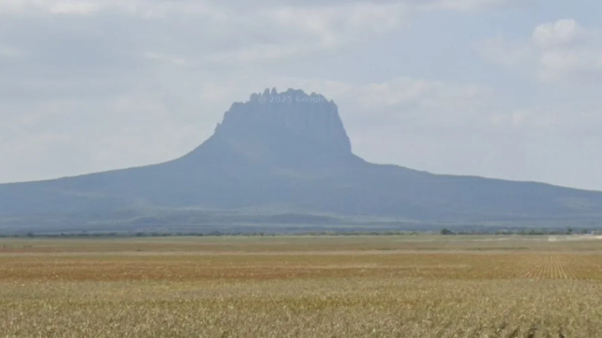 塔毛利帕斯州貝爾納爾山