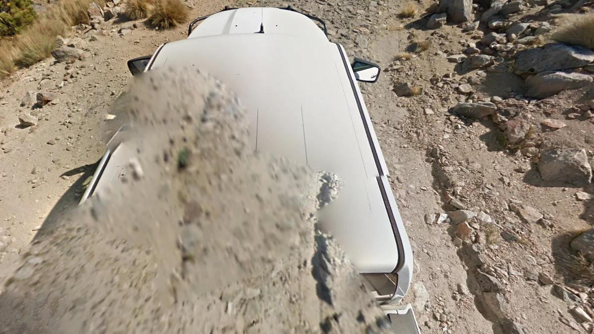 佩羅特山白色卡車街景車