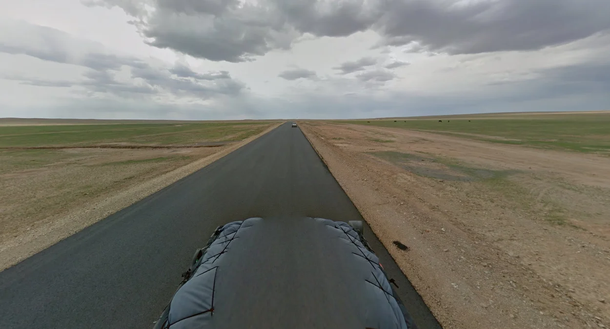 東部：鋪設良好的公路