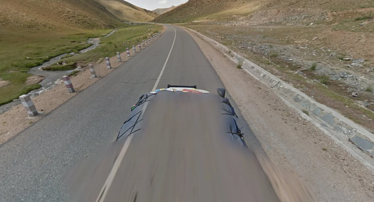 西南蒙古：向下傾斜的掛鉤帶